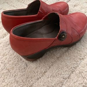 Sanita clogs